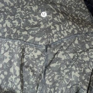 🍋 LULULEMON 🍋 Align 25"  Size 8 Cheetah leopard camo  Wild thing camo